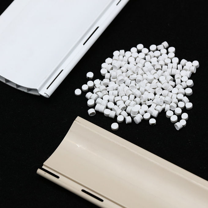 รายละเอียดการอัดขึ้นรูปเม็ดพลาสติกพีวีซีแข็ง 1.6g / Cm3 0