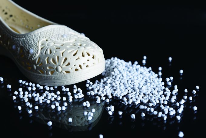 Anti Slip Shore A 60 Soft PVC Granules Shoe Sole 2